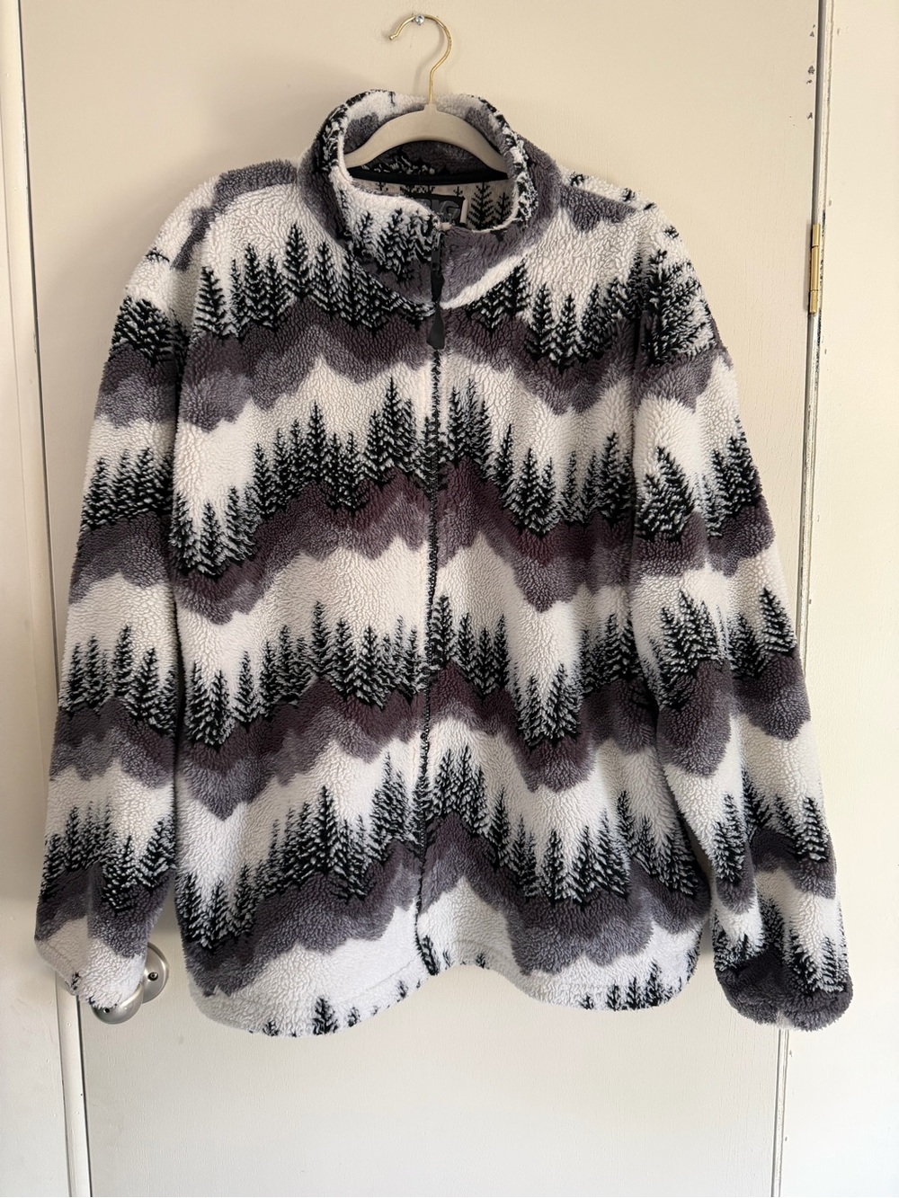 Cozy Vintage Forest Pattern Fleece Jacket - White & Gray